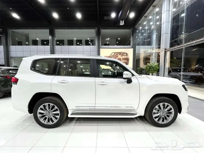 تويوتا لاندكروزر GXR L3 بنزين سعودي 2025 (290950) شامل 13