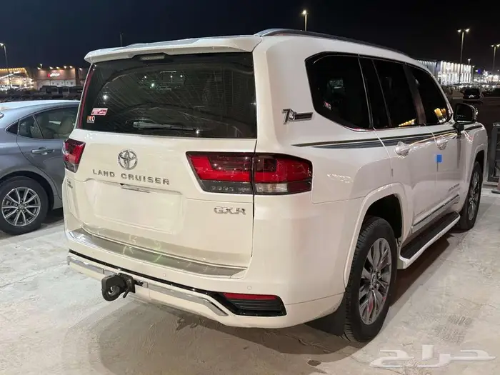 لاندكروزر 2024 GXR-L5 فل كامل سعودى ممشى 48500 االف 13