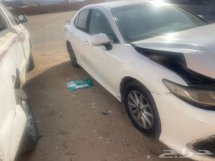 مصدوم كامري 2019للبيع تشليح عليها قسايم 3