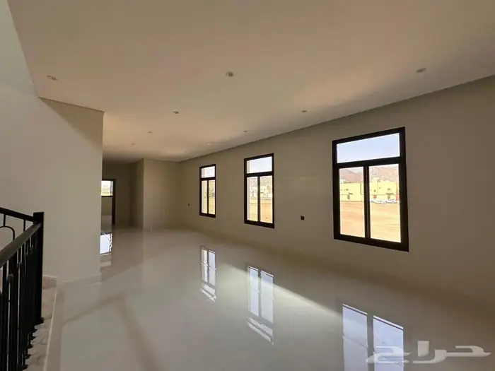 للبيع فلل بحي الشفا بموقع متميز شرق الشريان 5