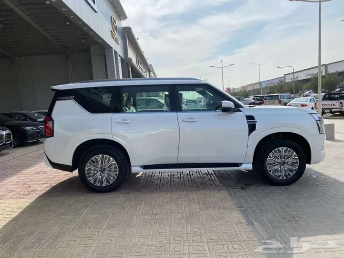 نيسان -بترول بلاتينيوم موديل 2026.ابيض - رمادي 17