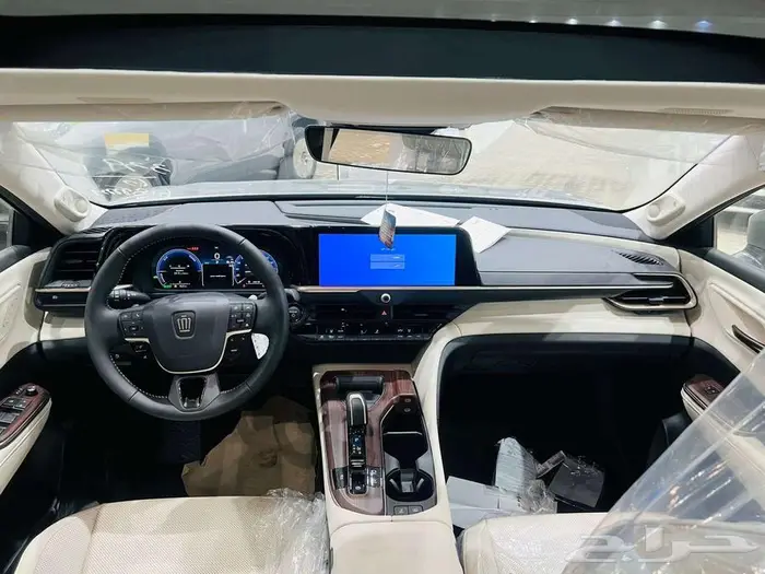 تويوتا كراون 2.5 بريميوم هايبرد 2026 8