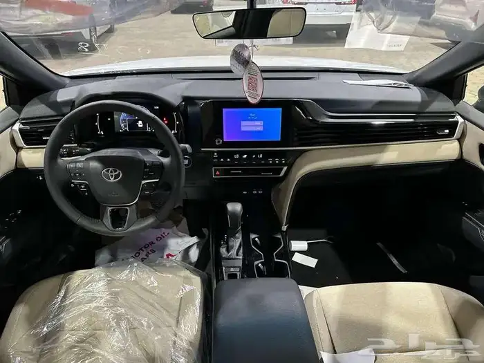 تويوتا كامرى بنزين le موديل 2025 20