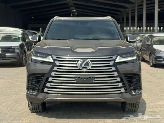لكزس LX600 بي بي موديل 2024 - عداد 28 الف 0
