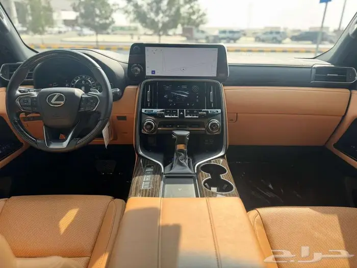 لكزس LX600 بي بي موديل 2024 - عداد 28 الف 7