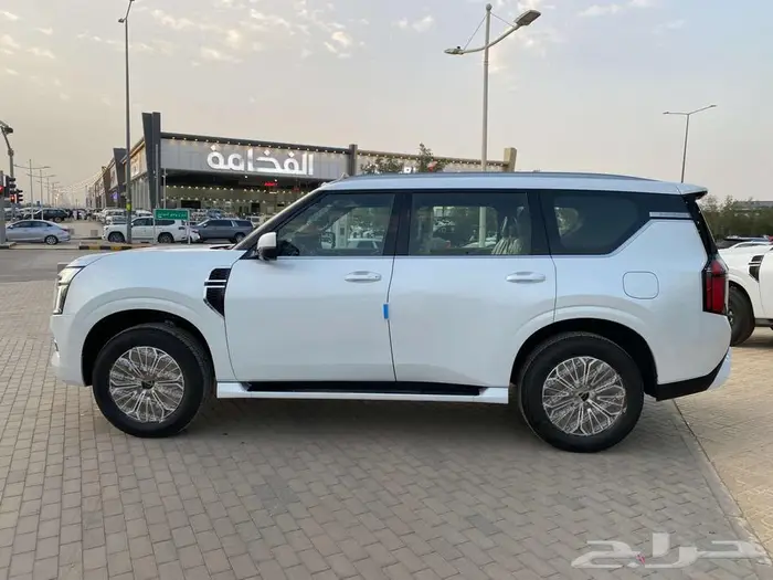 نيسان - بترول بلاتينيوم موديل 2025. 4