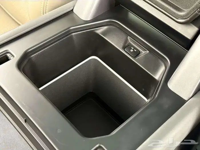 لاند روفر ديفندر 2022110 XS Edition مواصفات وسعر زين 9