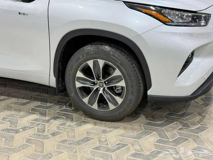 تويوتا هايلاندر نص فل دبل أبيض هايبرد 2025 اقل سعر 36