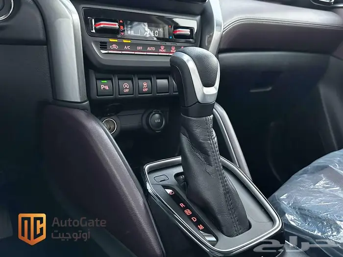 تويوتا اوربان كروزر فل كامل 2026 ابيض 12