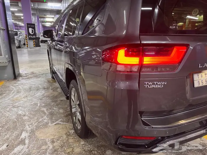 لاندكروزر فل 2023 11