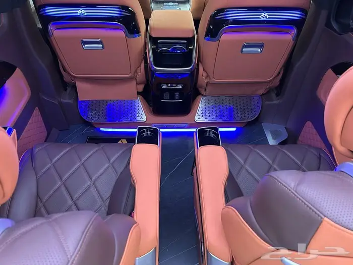 مرسيدس مايباخ Vito 2025 افخم سيارة عائلية 16
