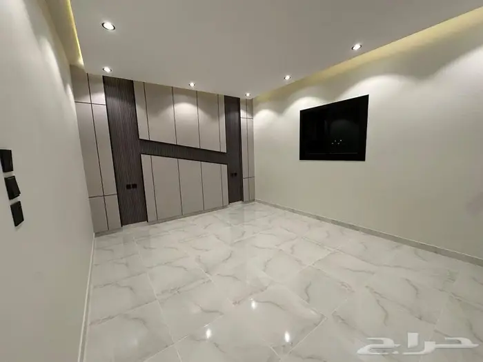 ادوار ارضيه للبيع عماره حي الاخضر مستقله مساحه 450 م 23