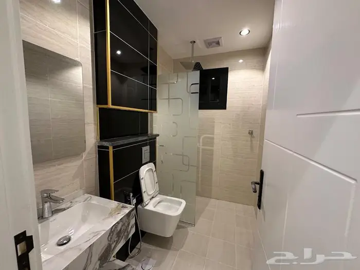 ادوار ارضيه للبيع عماره حي الاخضر مستقله مساحه 450 م 28