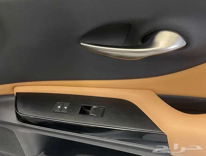 لكزس ES 300 2023 هايبرد 30