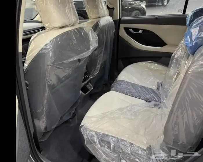 كريتا جراند كمفورت 2025 ابيض سقف اسود 5