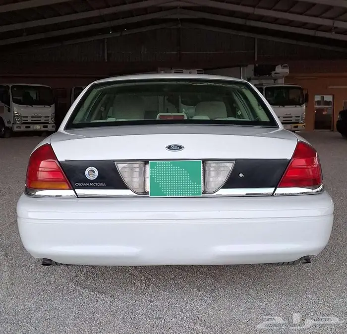 فورد كراون فكتوريا 2011 11