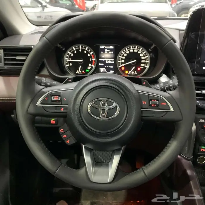 تويوتا اوربان كوروز 2026 12