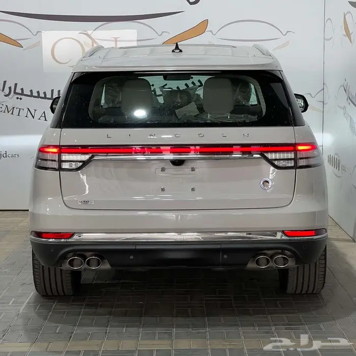 لينكون افياتور ريزرف 7مقاعد بنزين 2023 3