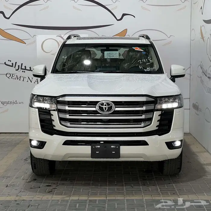 عرض خاص تويوتا لاندكروزر GXR رقم 2 بنزين 2026 1