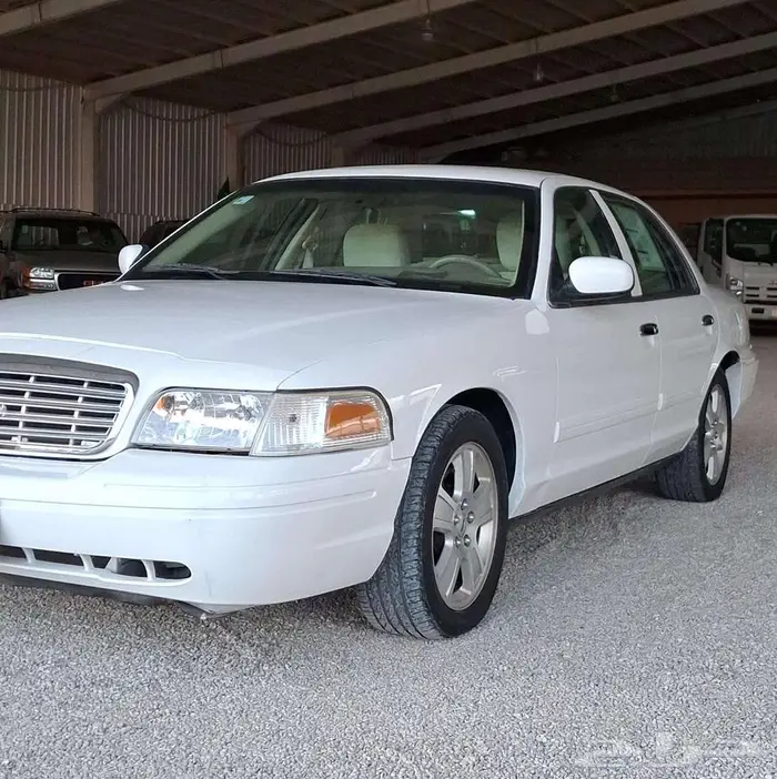 فورد كراون فكتوريا 2011 1