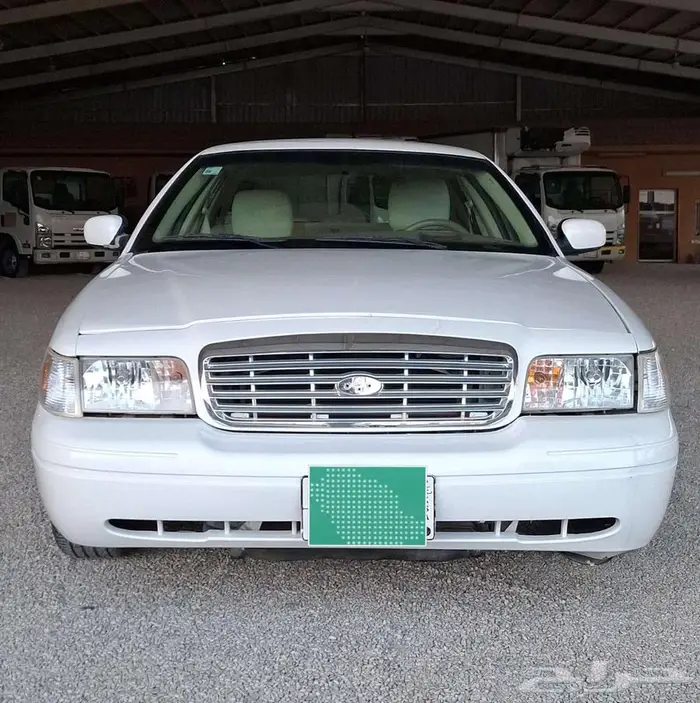 فورد كراون فكتوريا 2011 0