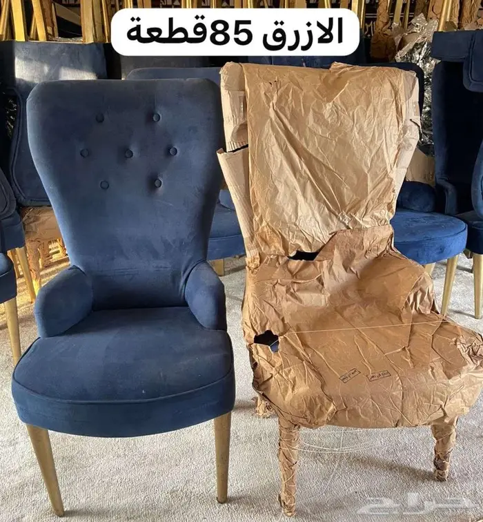 طاولات وكراسي وكنب بحالة ممتازة للبيع 4