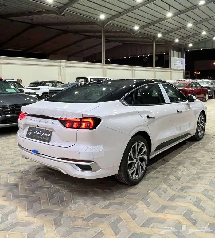 عروض نهاية العام فورد تورس SE تيتانيوم 2026 10