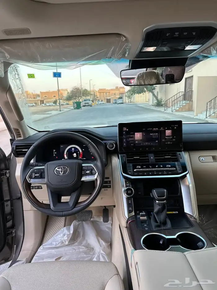 لاندكروزر 2025 رقم 4 بنزين شبه اصفار سعودي 8