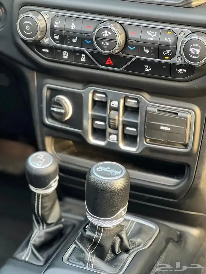 جيب رانجلر 2019 18