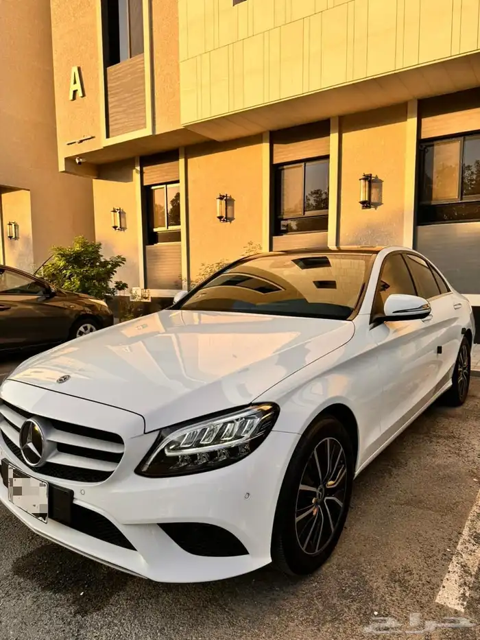 مرسيدس C200 ممشى قليل   اخت الجديدة وبحالة الوكالة 1