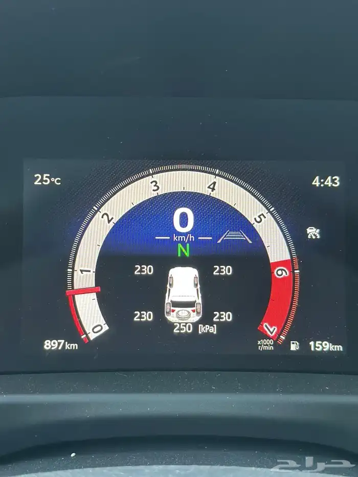 لاندكروزر 2025 L4 بنزين شبه جديد وارد سعودي 10