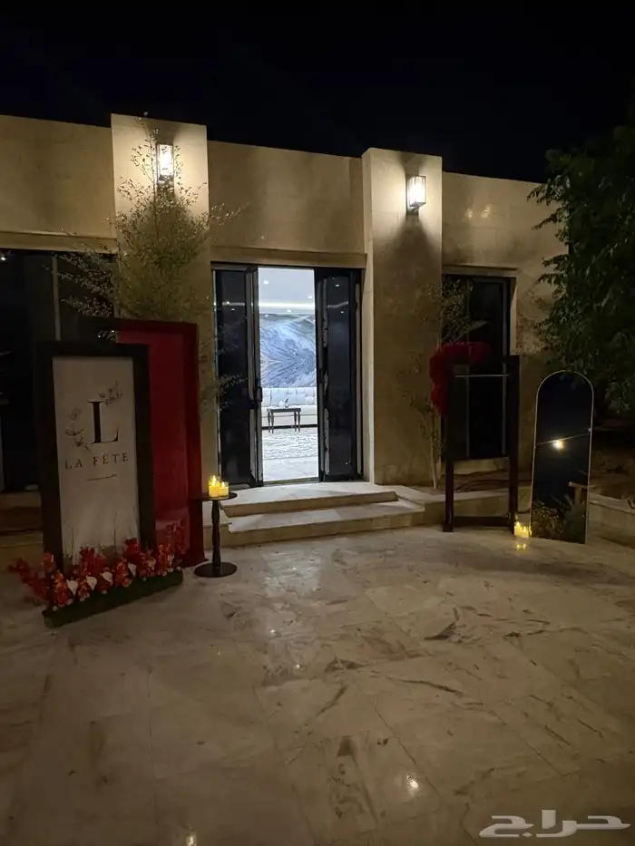 تاجير طاولات مع تنسيق 0