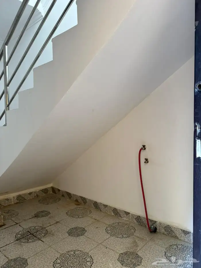 شقة مفروشة بفيلا حي الملك فيصل ايجار سنوي 8