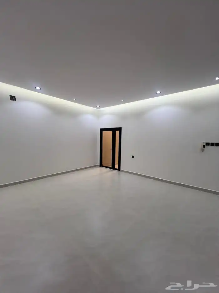 فله للايجار - حي الجنادرية- بوابه الشرق 7