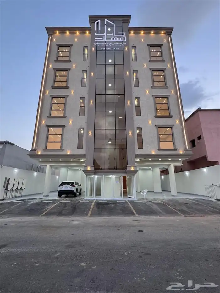 شقق فاخره للبيع بحي السويس 0