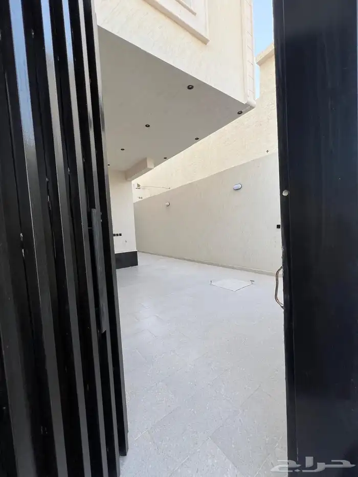 فله للايجار - حي الجنادرية- بوابه الشرق 1