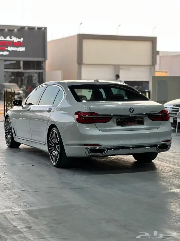 بي ام دبليو - 2019 - 740 - فل كامل 4