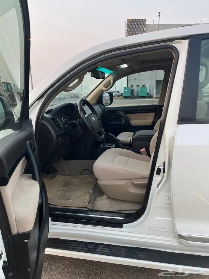 لاندكروزر 7