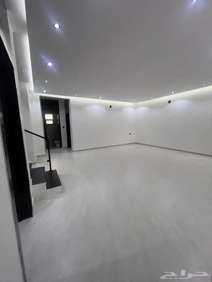 فله للايجار - حي الجنادرية- بوابه الشرق 12