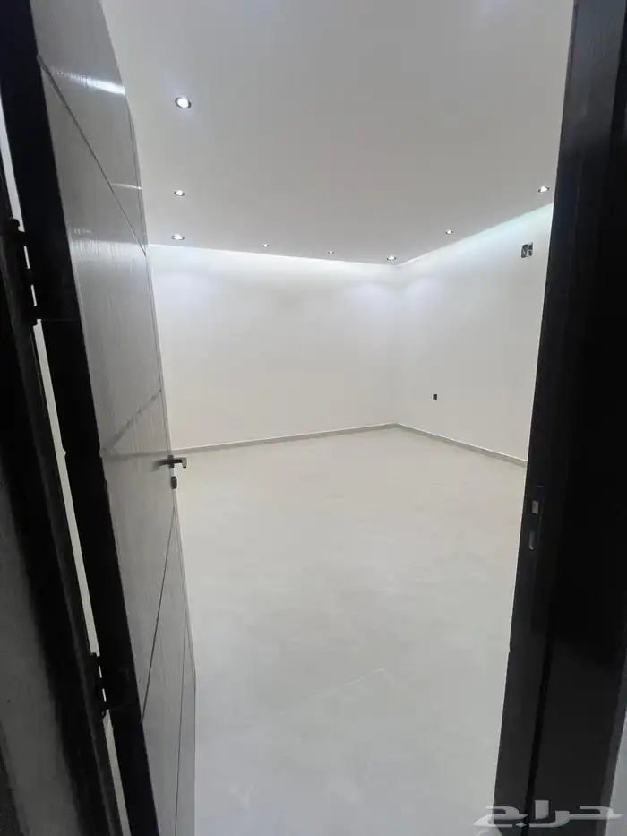 فله للايجار - حي الجنادرية- بوابه الشرق 8