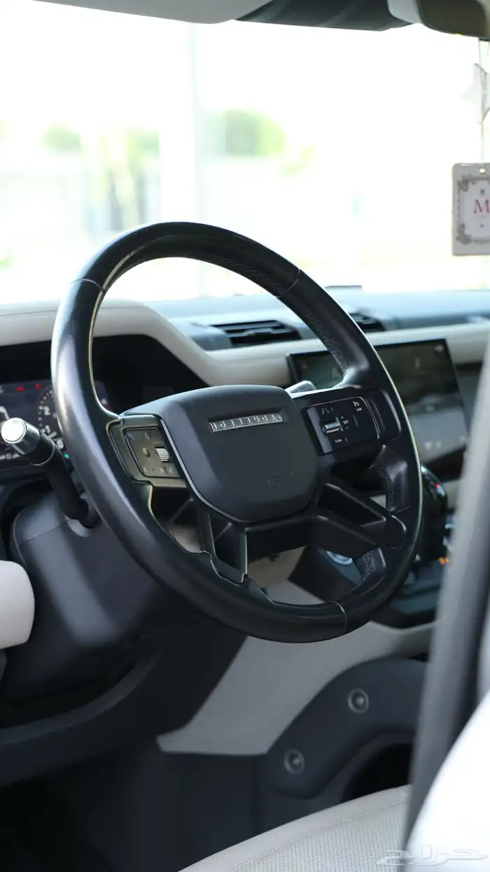 ديفندر HSE .. مخزن ( 7 مقاعد ) 22