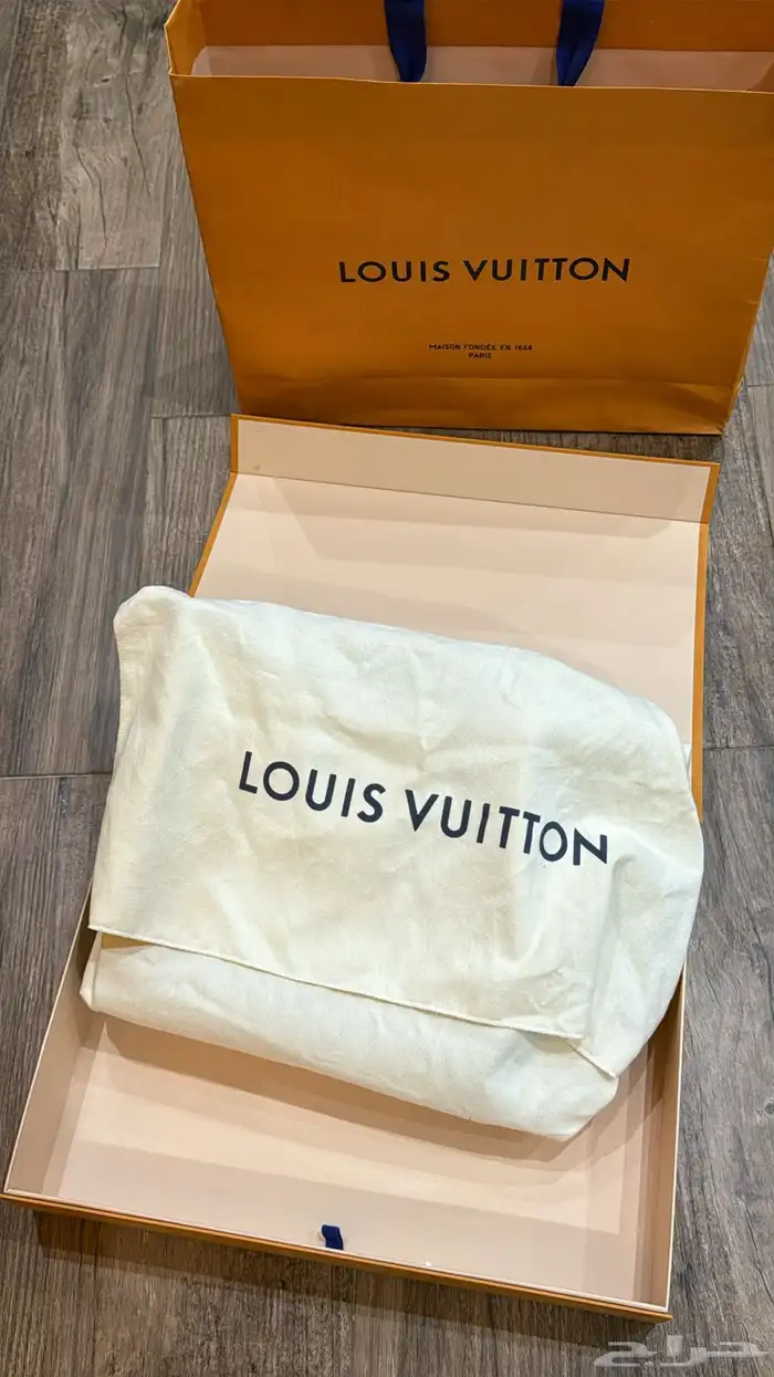 للبيع شنطة لوي فيتون أصلية   حالة ممتازة 1