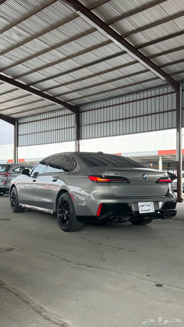 بي إم دبليو 760i xDrive موديل 2023 4