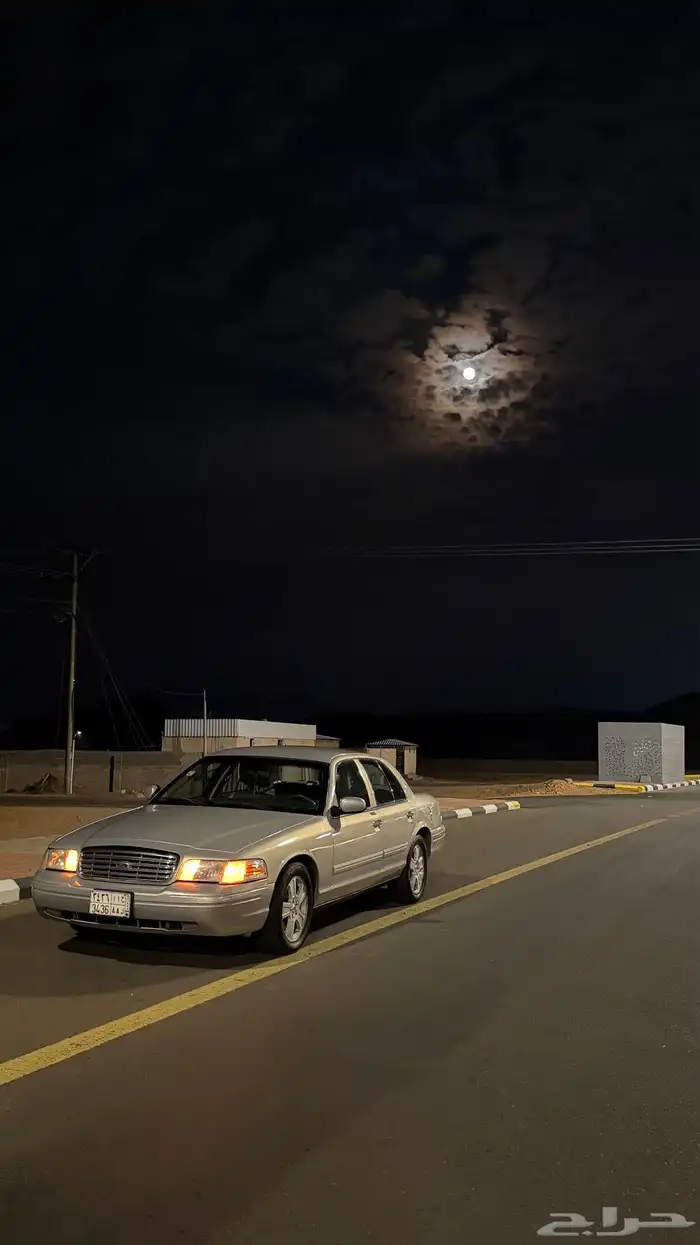 فورد فكتوريا 2011 1