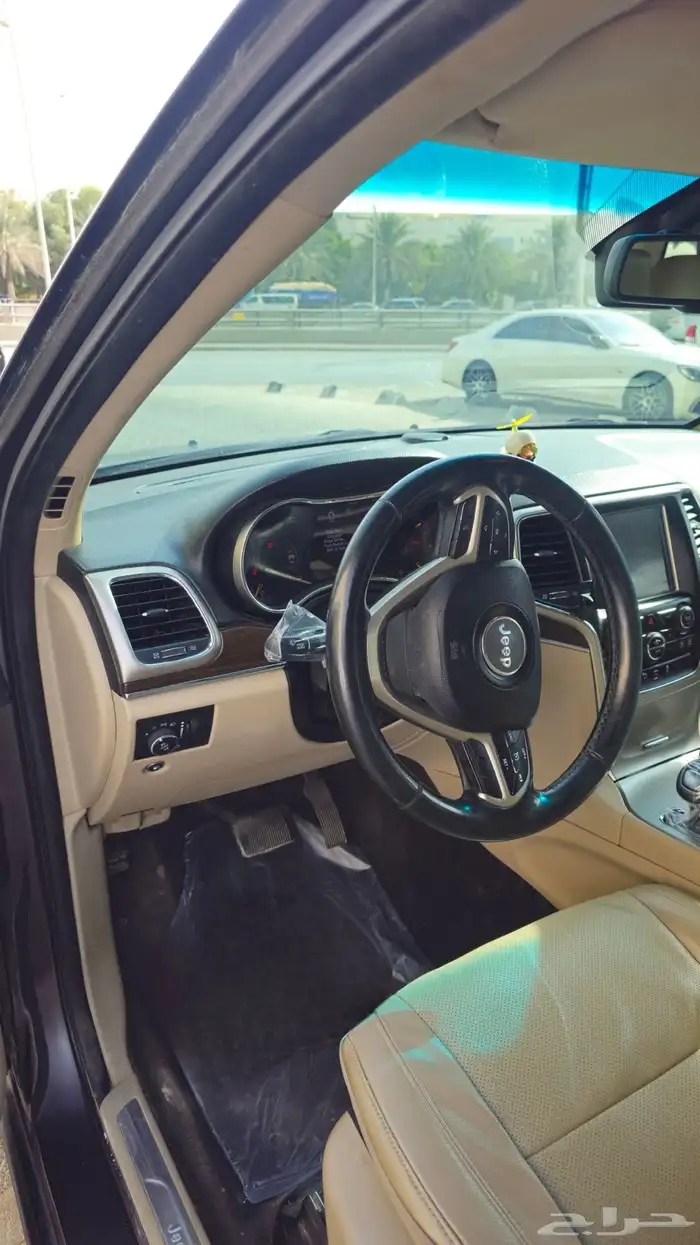 جراند شيروكي لمتيد Grand Cherokee 11