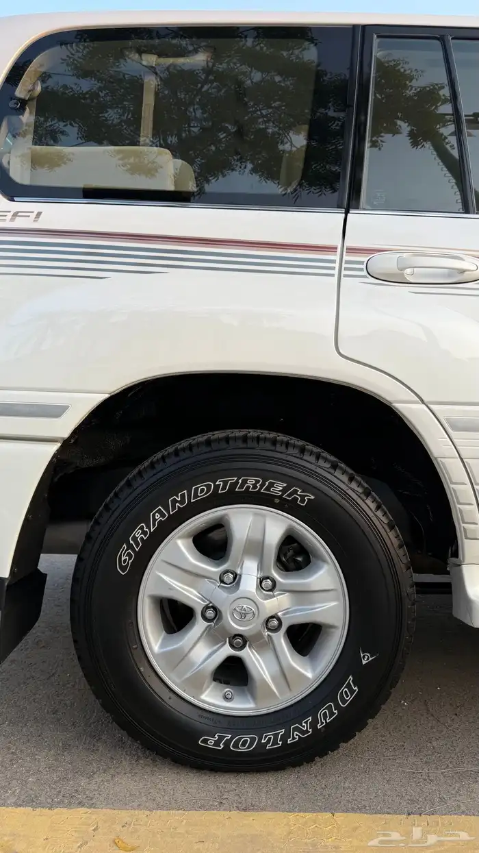 جكسار مخزن 2007 ممشى 72 الف كيلو فقط 12