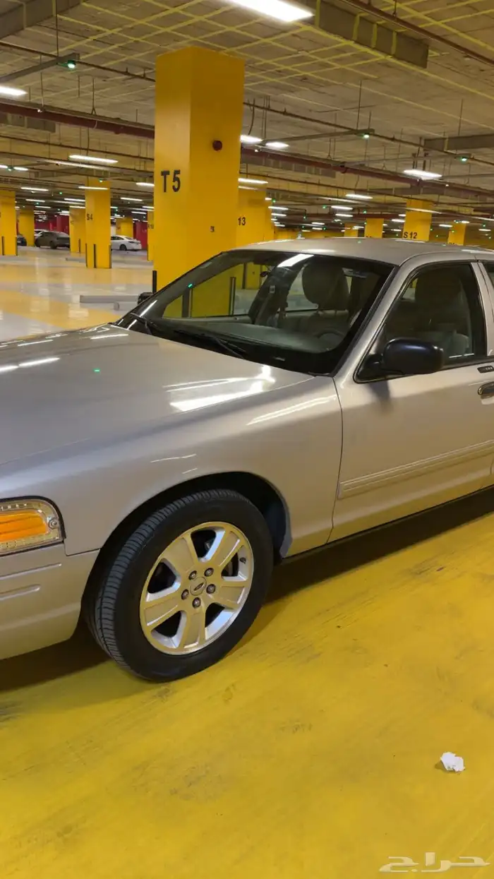 فورد فكتوريا2011 11