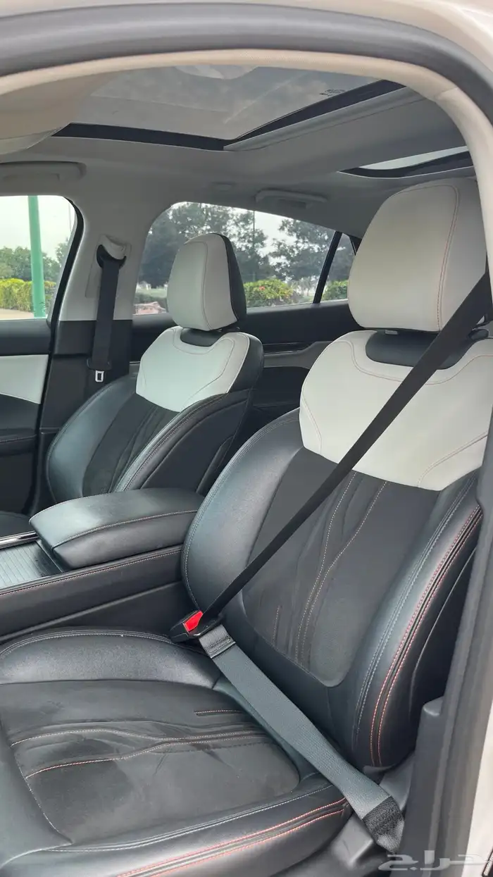 فورد تورس 2023 تيتانيوم فل كامل مستعجل 10