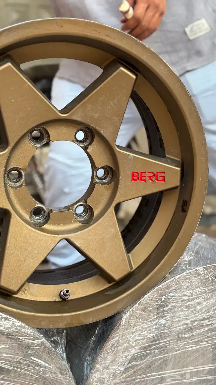 جنوط اصلية للبيع طقم 5 0