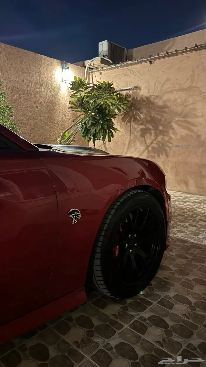 تشارجر srt 6.4 2015 احمر غامق ممشى قليل 11